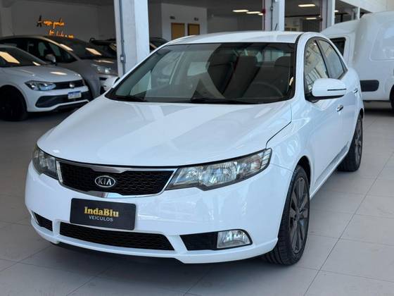 KIA CERATO 1.6 SX 16V FLEX 4P AUTOMÁTICO KIA CERATO 1.6 SX 16V FLEX 4P AUTOMÁTICO